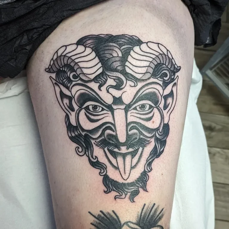 Les bonnes manieres tattoo shop 3 768x768