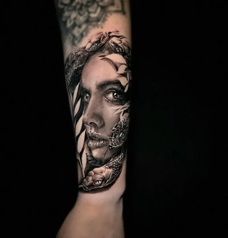 Les insolents tattoo piercing 7 768x804