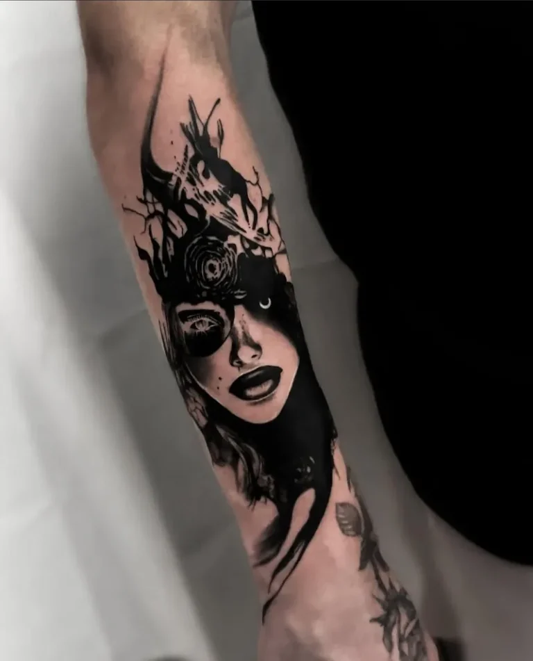 Salon de tatouage INKYOUREYES 9 768x951