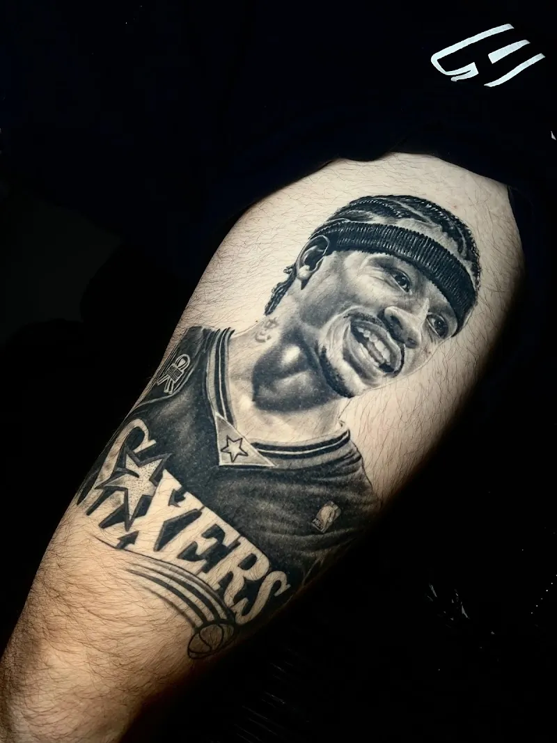 Galerie de tatouages 75 Shovel Shop Tattoo