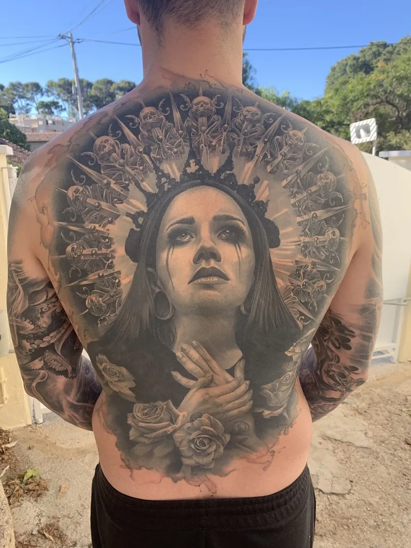Galerie de tatouages 6 Stone Blind Tattoo Studio