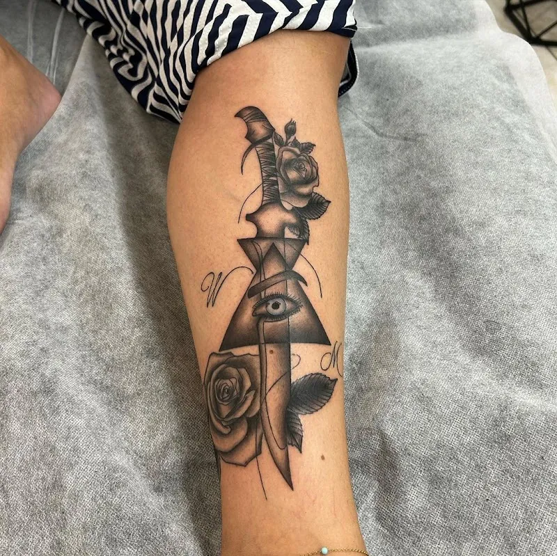 Galerie de tatouages 102 The Misty Mountain Tattoo