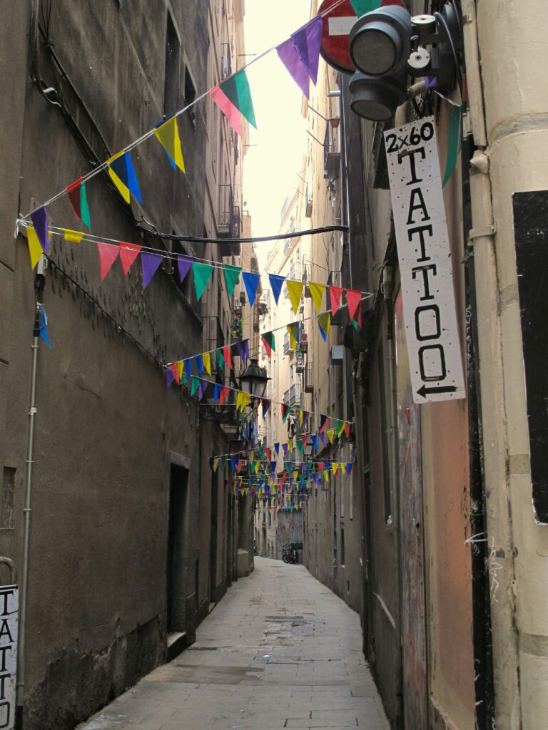 tattoo shop salon tattoo 768x1024