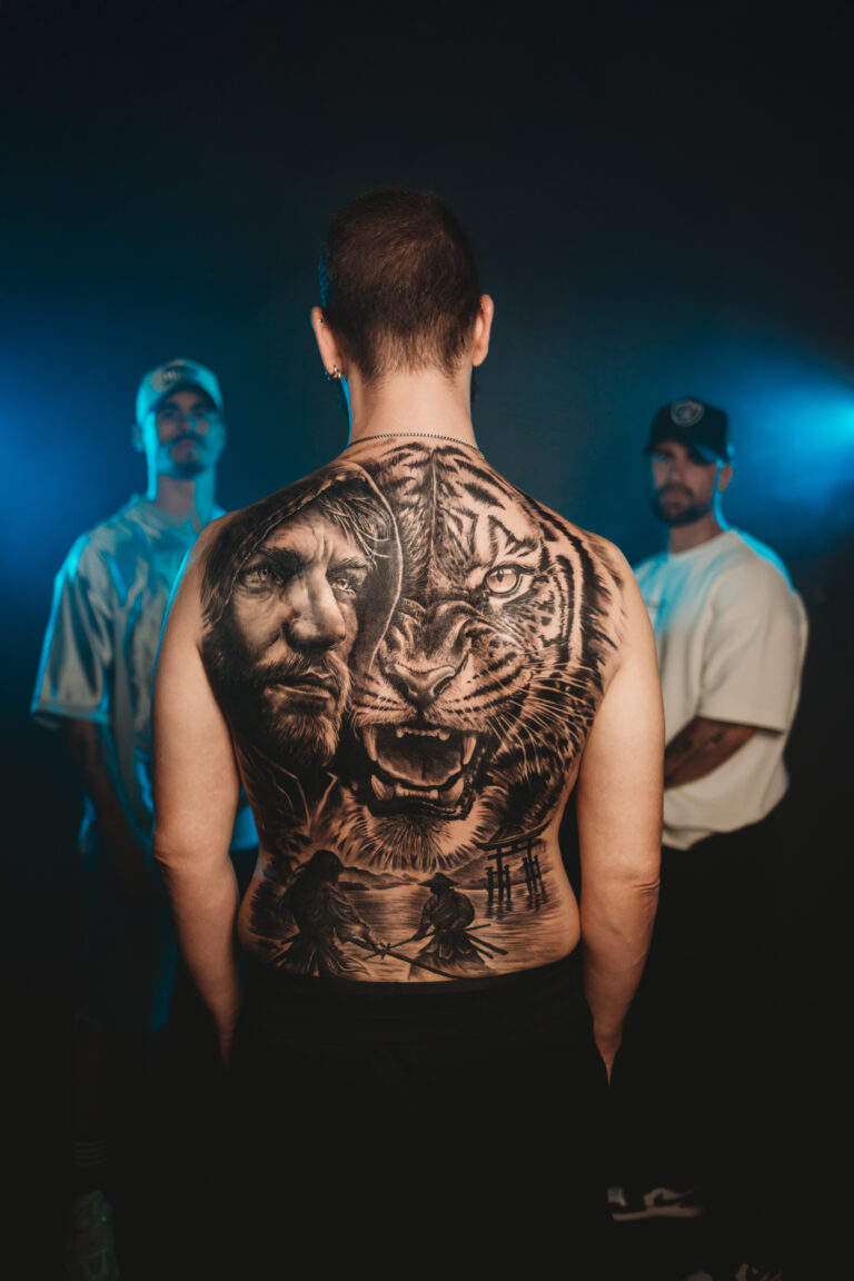 la fratrie tattoo shop brothers project tigre portrait realisme 768x1152