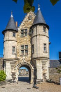 Château d'Angers, ville reconnue pour ses artistes tatoueurs